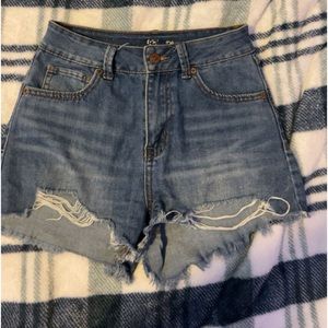 they fit loose at the butt.